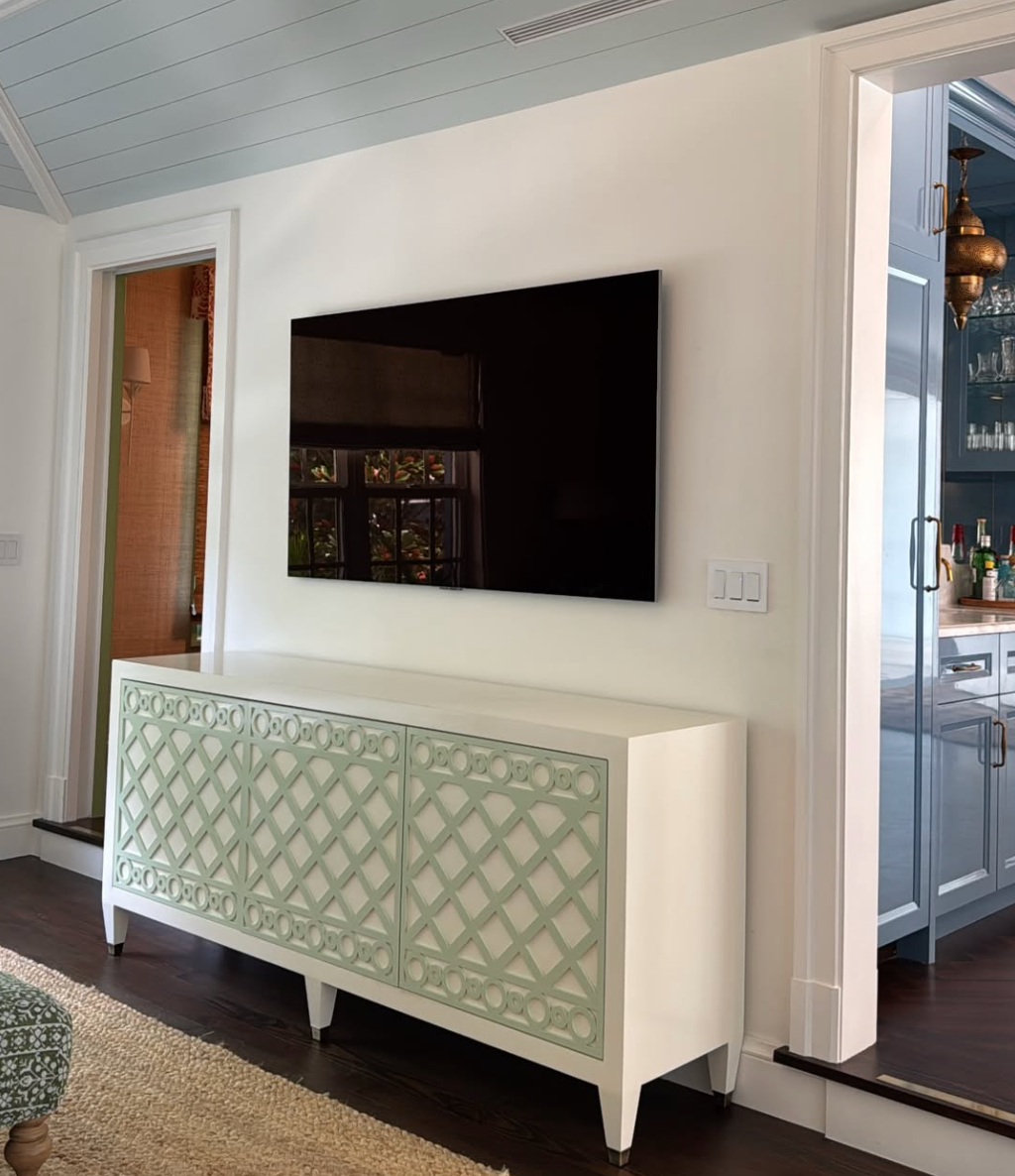 Gardenia Commode